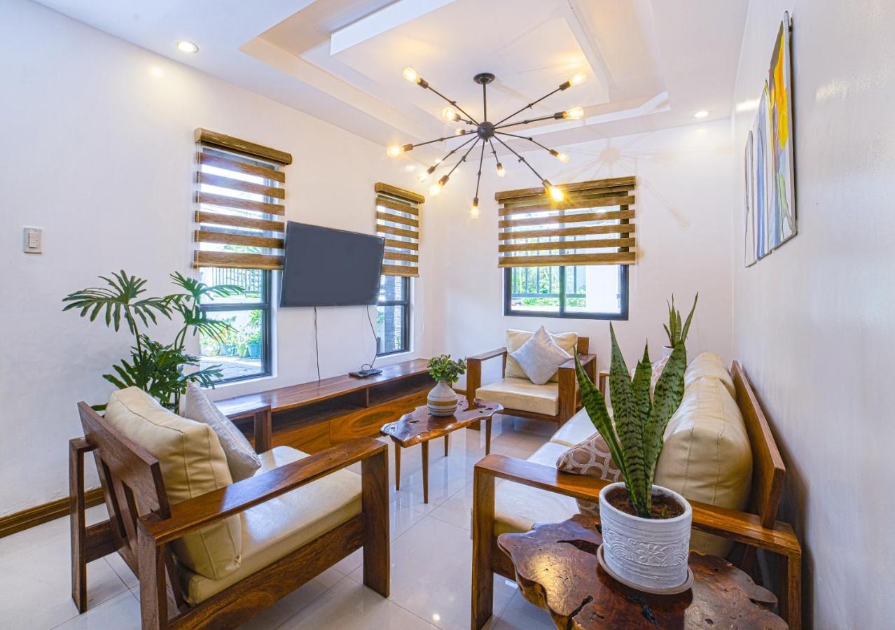 Bella Homes 6Br 4Bath Near Rotunda Tagaytay City Exterior photo