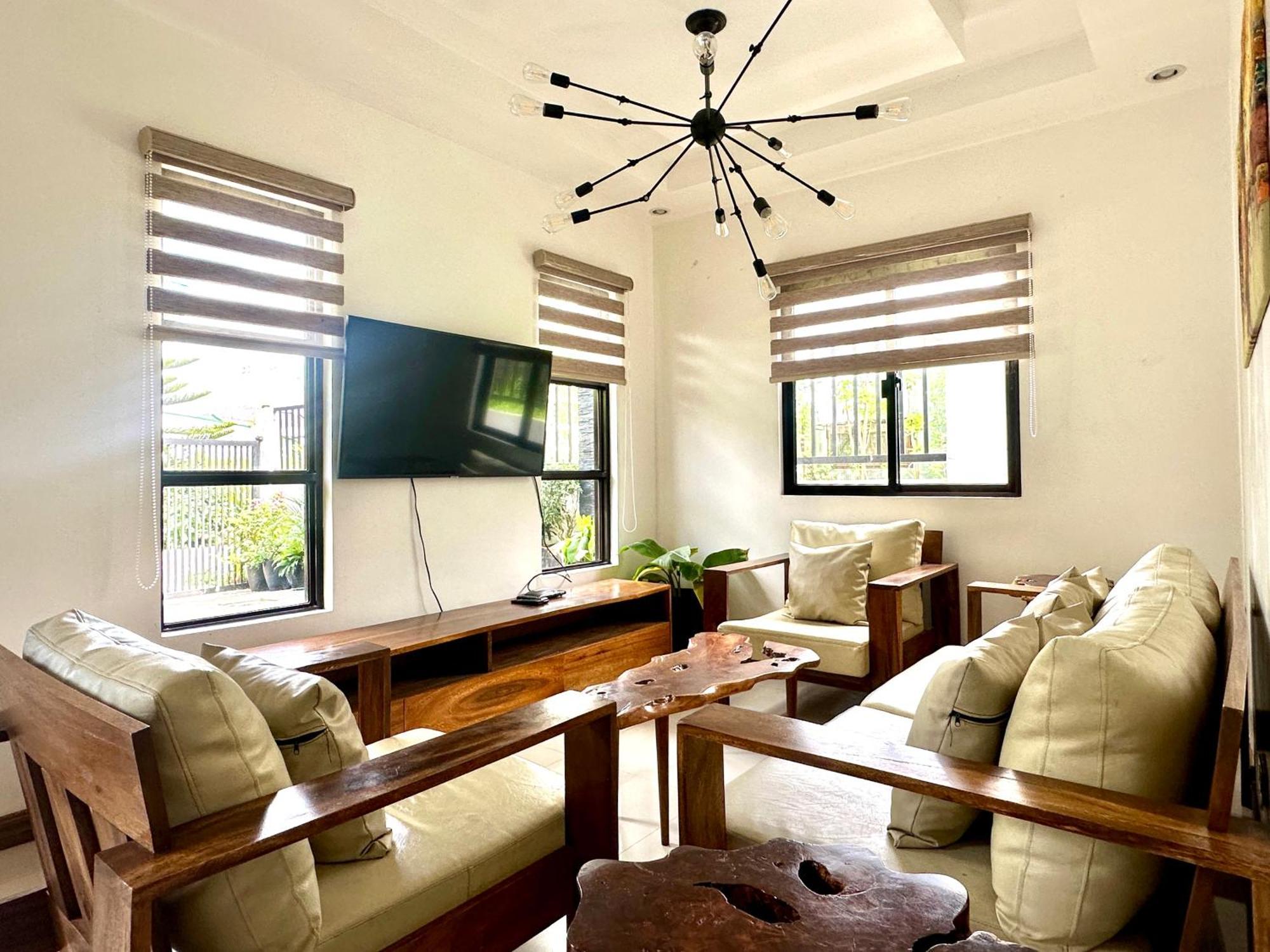 Bella Homes 6Br 4Bath Near Rotunda Tagaytay City Exterior photo